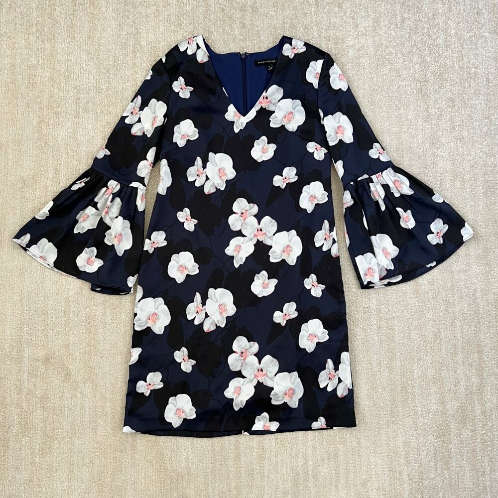 NWOT Banana Republic Floral V Neck Bell Sleeve Midi Dress 4